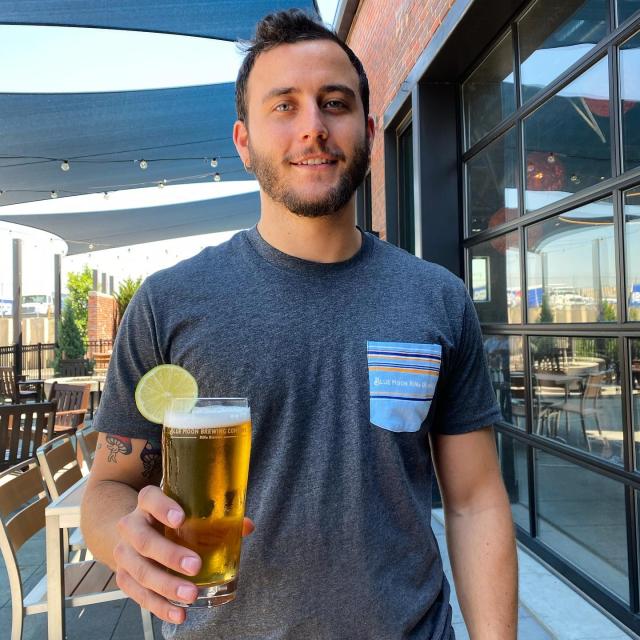 📢WE ARE HIRING‼️ Patio season is coming and we are looking to hire more beer loving, hospitality rockstars to join the team! Open positions include: server, host, food runner, line cook and prep cook. DM for more info on how to apply. 
•
•
•
#hiring #denverjobs #jobsearch #coloradojobs #careerinbeer #emp #employeebenefits #freebeer #perks #serverlife #bluemoonbeer #denvercolorado #rinodistrict #wearehiring