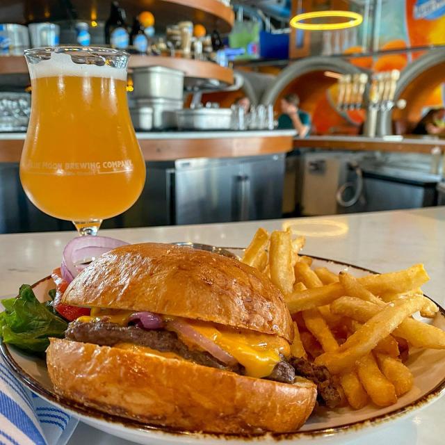 Looking for last minute Father’s Day plans? We will be offering our $10 Happy Hour Burger and Beer special to all the dad’s that make it in on Sunday! Make your reservation now through OpenTable. 🍻🍔 
•
•
•
#fathersday #special #celebrate #dad #denvercolorado #thingstodothisweekend #burgerbeer #rinodistrict #coloradorestaurants