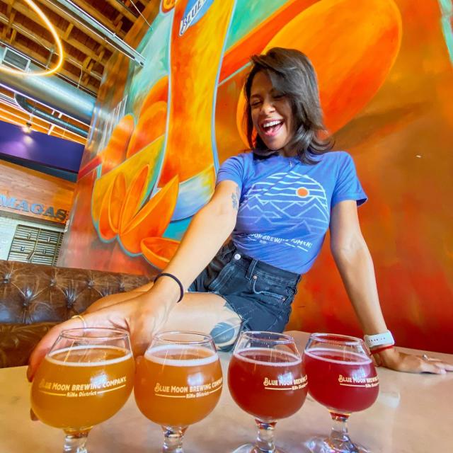 The perfect ombré flight doesn’t exi………

Come in and cool off with a refreshing (and aesthetically pleasing) flight! Sunday funday starts now! 🍻🌈 
•
•
•
📷 @kelsintheclouds @chel_ayalaa #sundayfunday #ombre #beer #flight #colorful #denver #denverbrewery #colorfulcolorado #bluemoonbeer #brewerylife